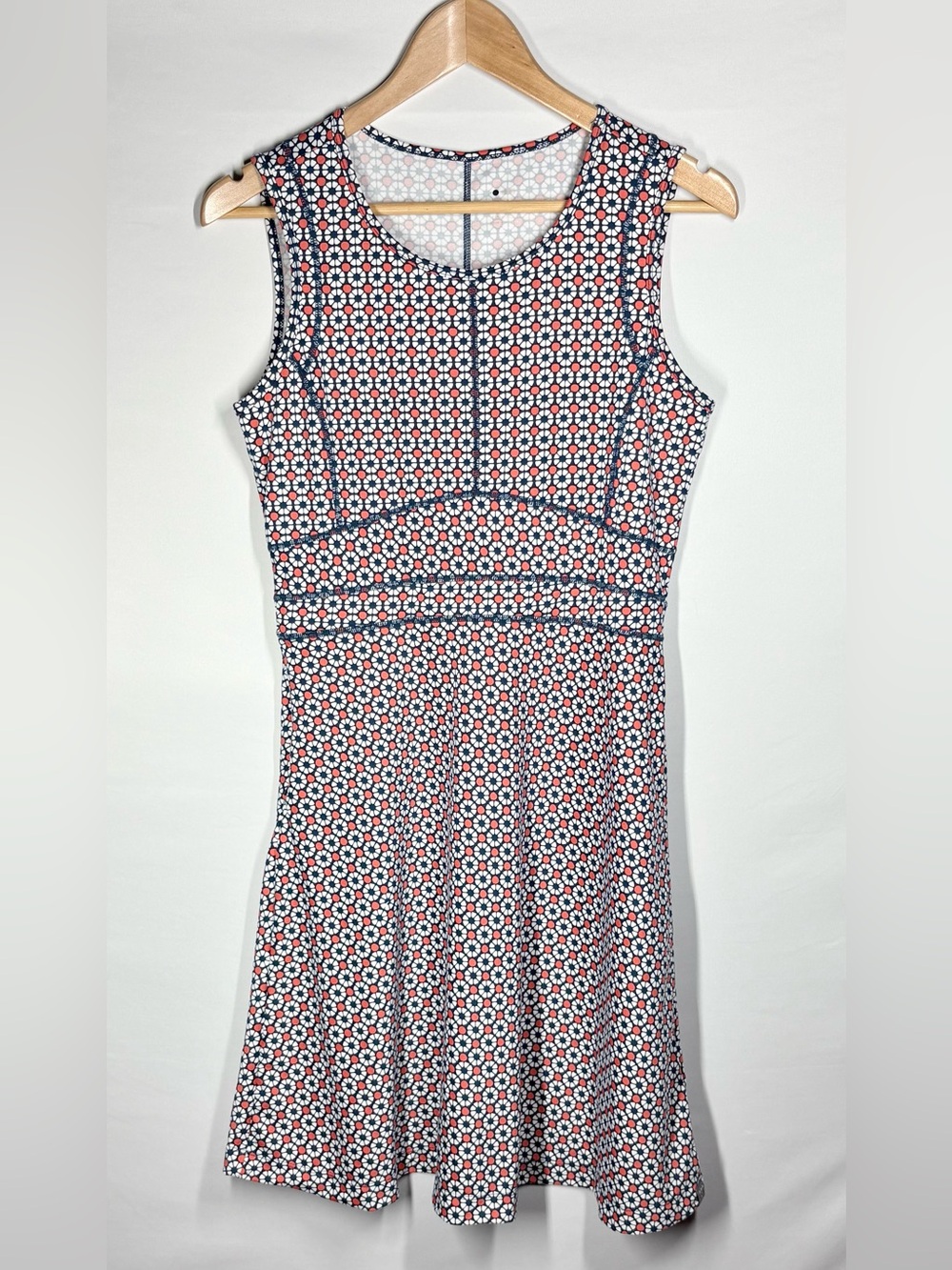 Title Nine Tank Dream Dress in Red & White Floral Geo Print. Small